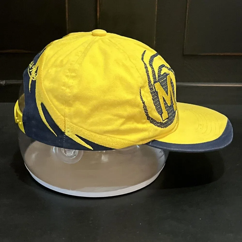Mitchell & Ness YOUTH Hat Snapback Michigan Wolverines Spiral Hurricane